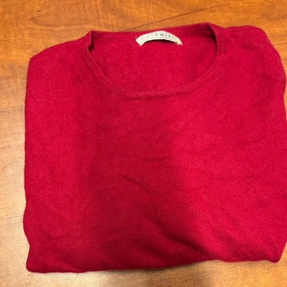 Sutton Studio Women’s Red Cashmere Sweater. Size Medium. PTP 21.5” - Picture 3 of 3